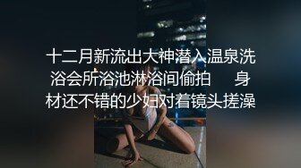 美少妇露脸光屁屁去理发店吹头发