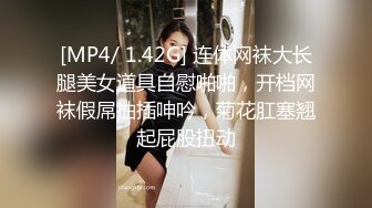 绿帽老公带着漂亮老婆参加淫乱的3P派对完美露脸 1