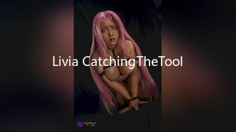 Livia CatchingTheTool