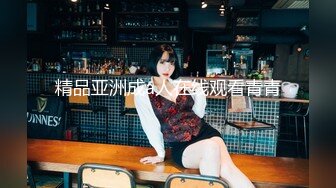 19岁的小伙子，和女主在小区门口认识的，这小伙子是个保安，女主每天进进出出就勾搭上了，博士和保安这事怎么说呢，活得开心就好了兄弟~