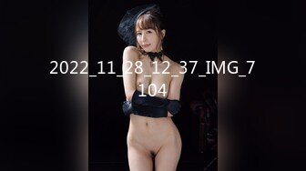 最新商城厕所偷窥黑衣长发美女嘘嘘