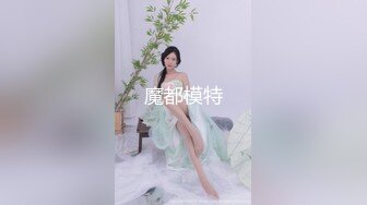 【OnlyFans】OF极品女神 Naomiii 付费福利，后备箱的专属礼物，打卡景点外拍，极品大屁股 18